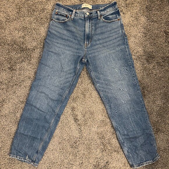 Abercrombie - High Rise Mom Jeans - 26S - Picture 4 of 5